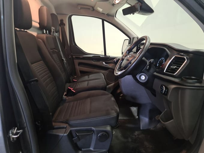 2025 Ford Transit Custom