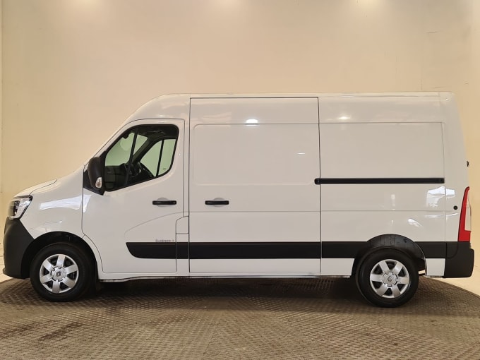2025 Renault Master