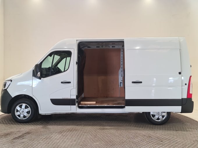 2025 Renault Master