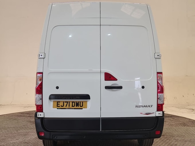 2025 Renault Master