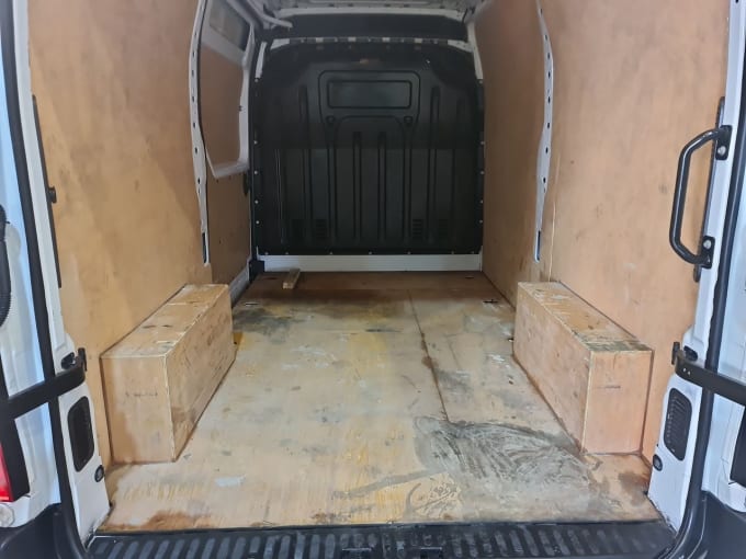 2025 Renault Master
