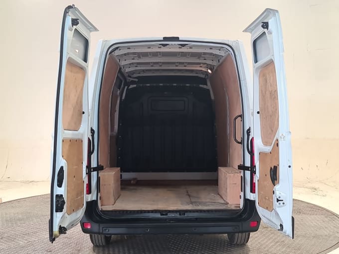 2025 Renault Master