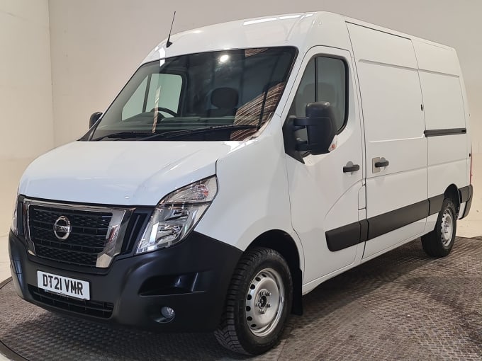 2025 Nissan Nv400