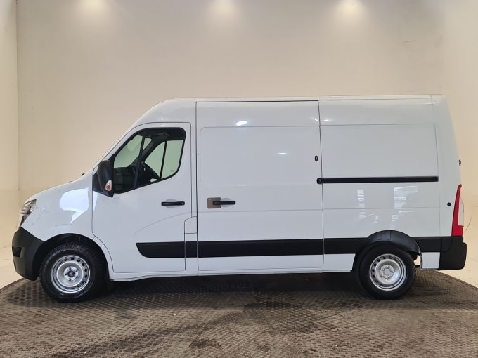 2025 Nissan Nv400
