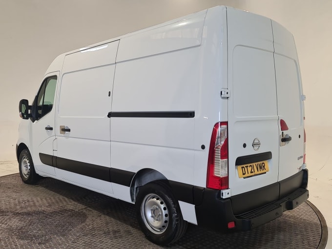 2025 Nissan Nv400