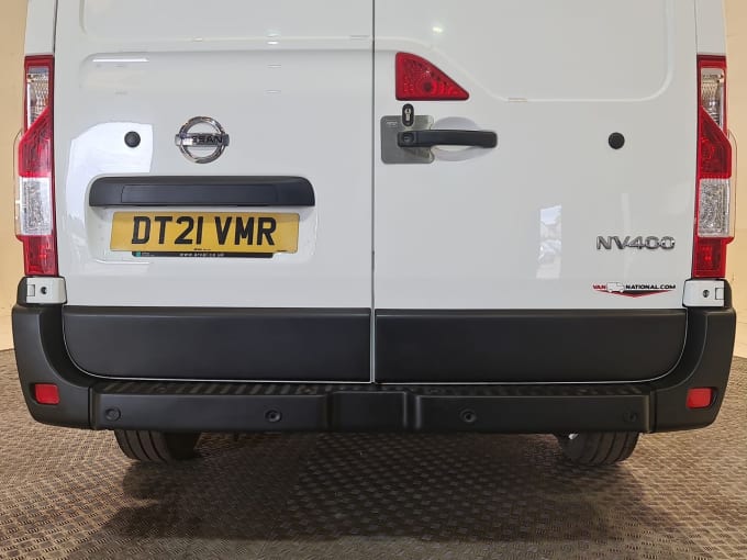 2025 Nissan Nv400