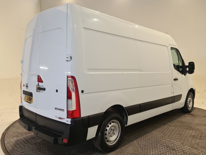 2025 Nissan Nv400