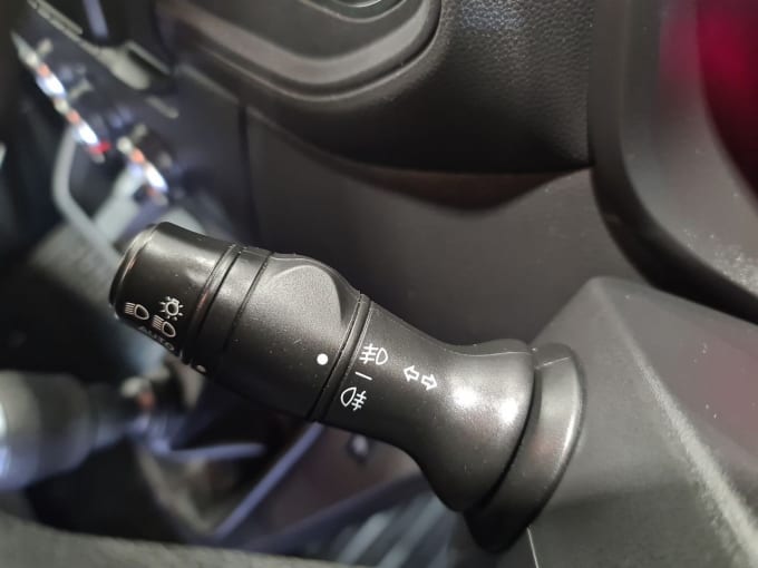 2025 Nissan Nv400