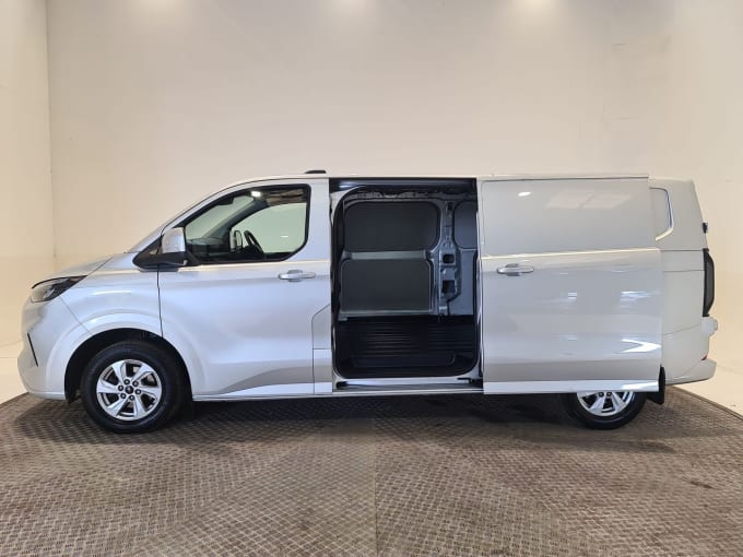 2025 Ford Transit Custom