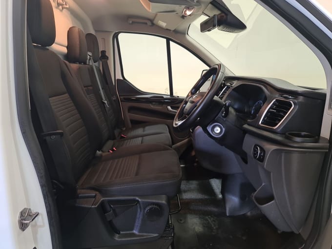 2025 Ford Transit Custom