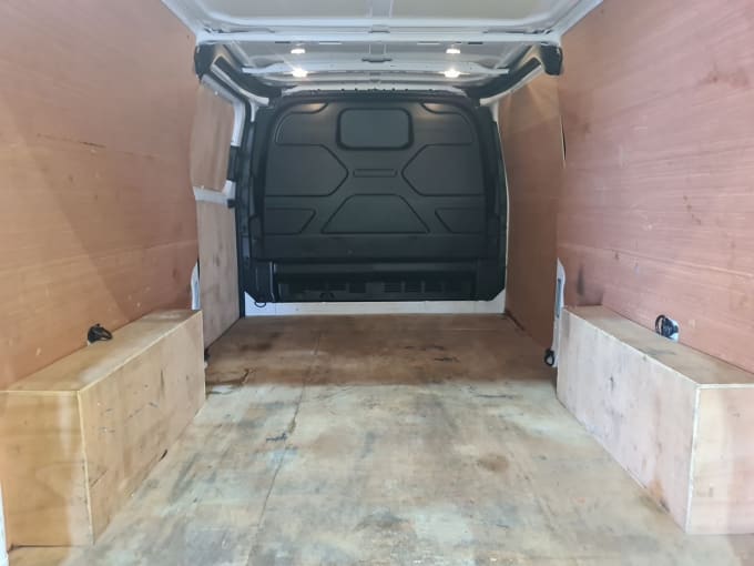2025 Ford Transit Custom