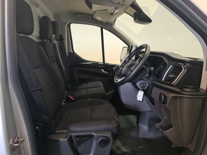 2025 Ford Transit Custom