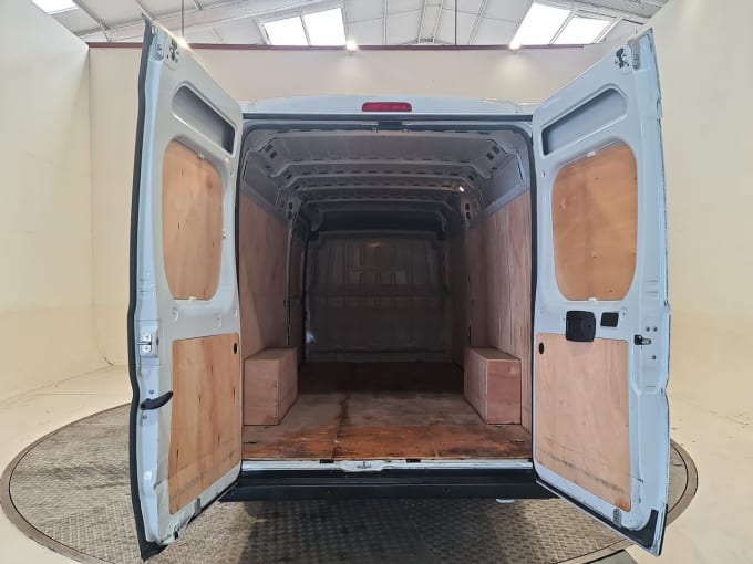 2025 Peugeot Boxer
