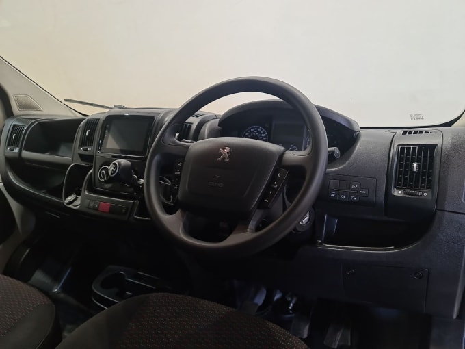 2025 Peugeot Boxer