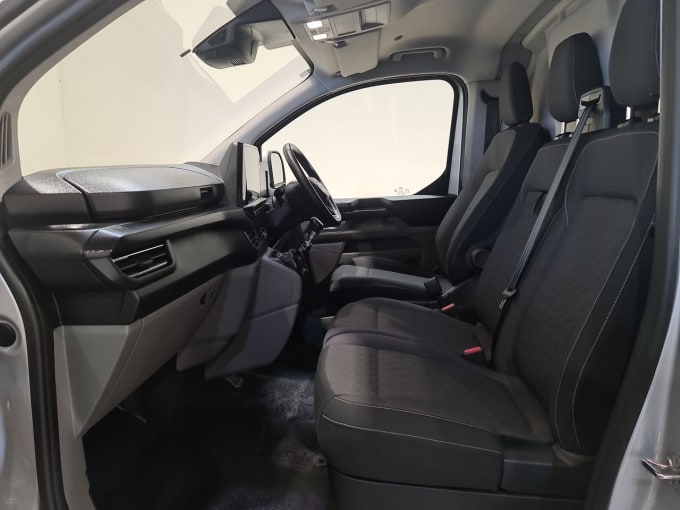 2025 Ford Transit Custom