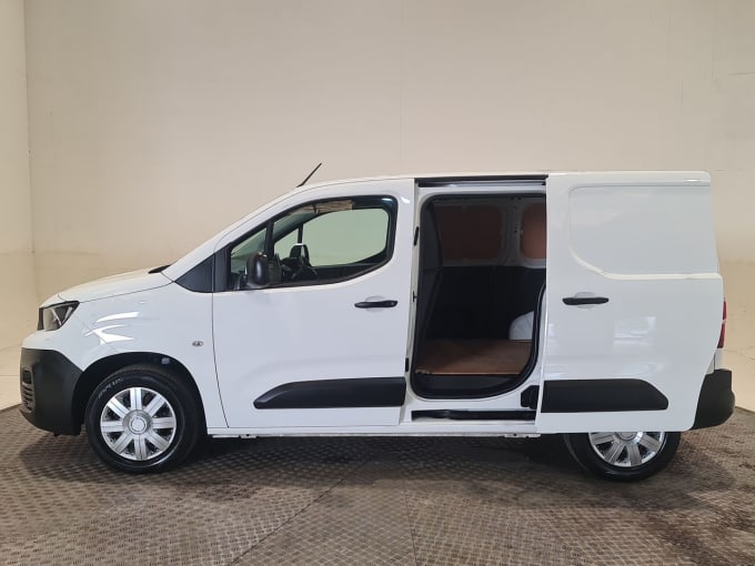 2025 Peugeot Partner