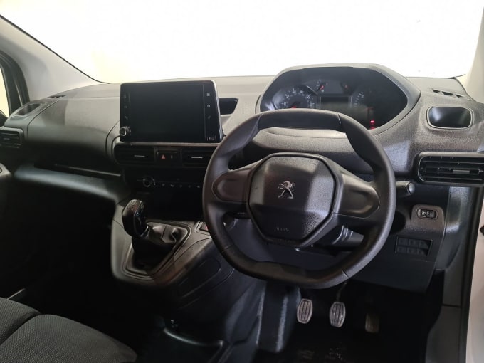 2025 Peugeot Partner