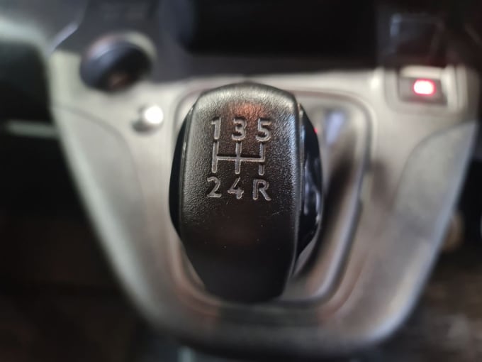2025 Peugeot Partner