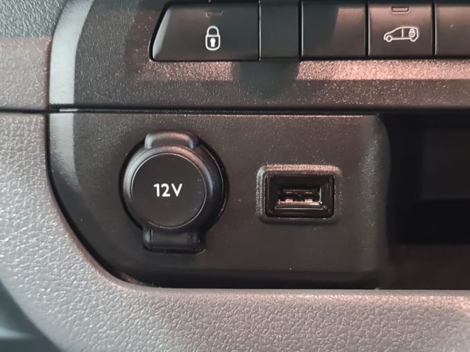 2025 Vauxhall Vivaro