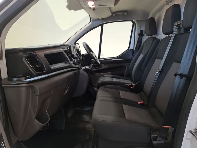 2025 Ford Transit Custom