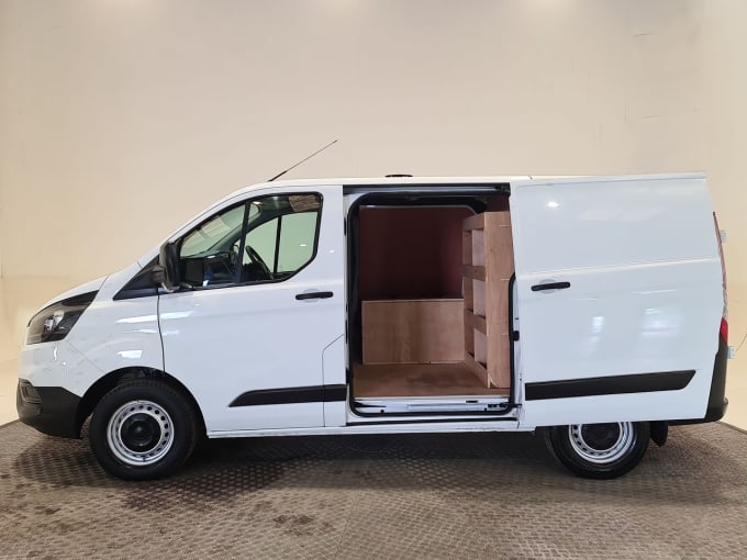 2025 Ford Transit Custom