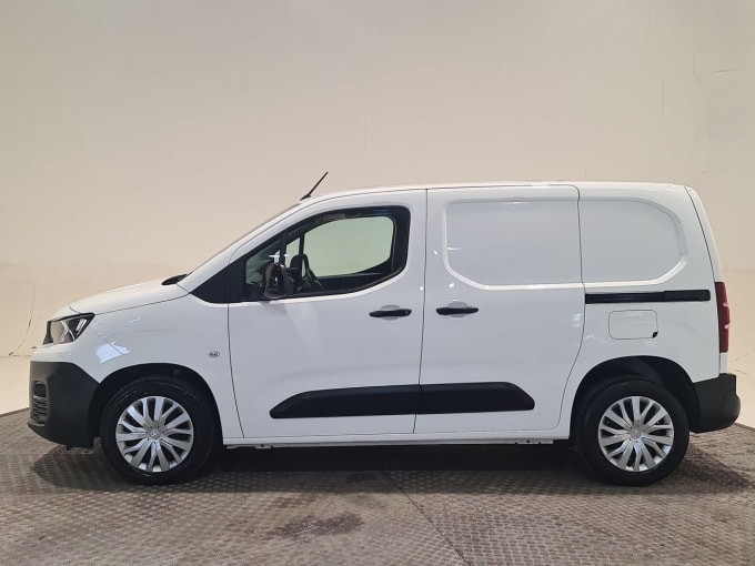 2025 Peugeot Partner