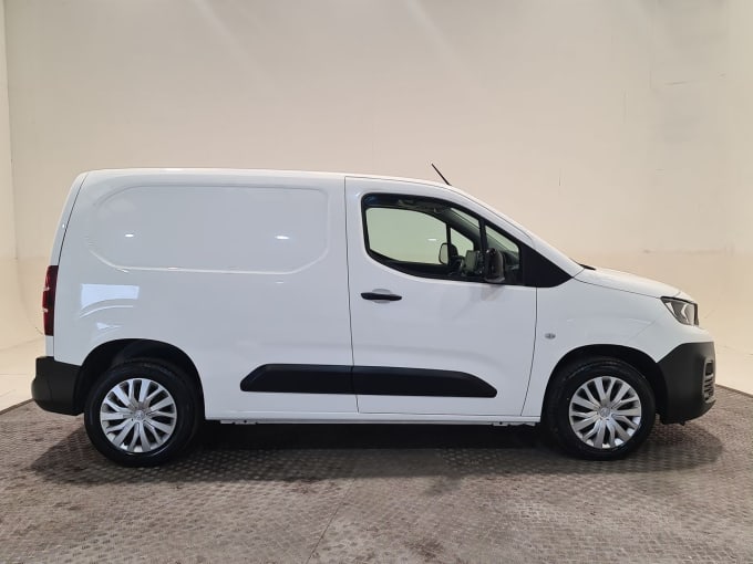 2025 Peugeot Partner