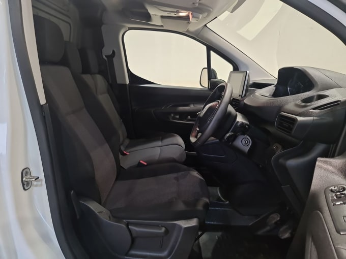 2025 Peugeot Partner