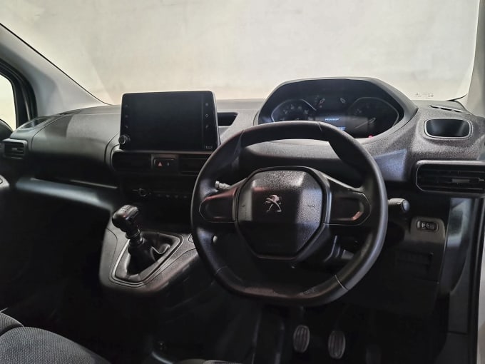 2025 Peugeot Partner