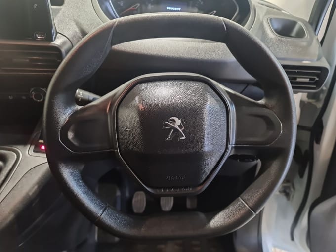 2025 Peugeot Partner