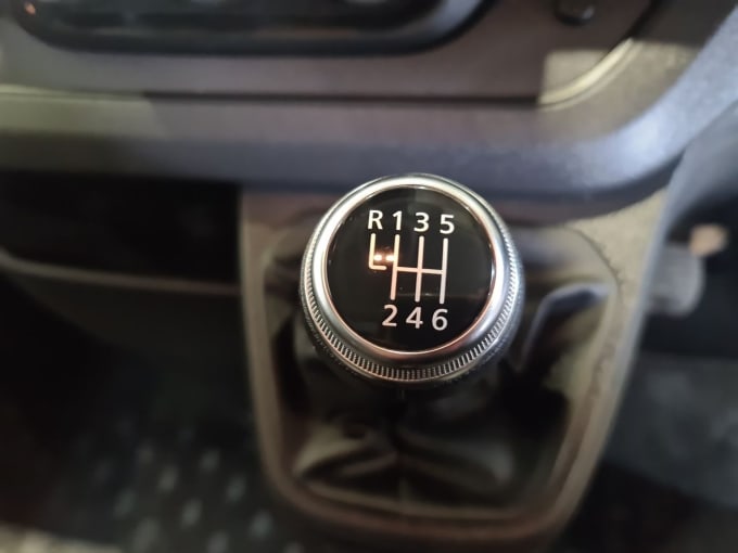 2025 Nissan Primastar