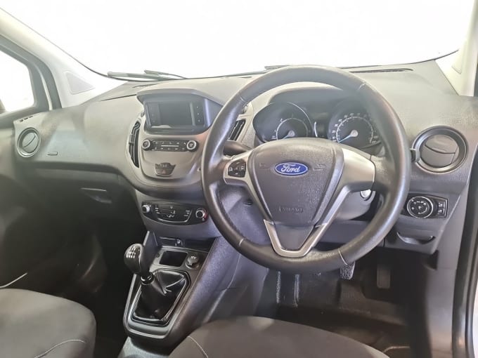 2025 Ford Transit Courier