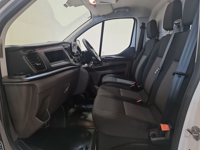 2025 Ford Transit Custom