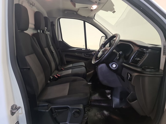 2025 Ford Transit Custom