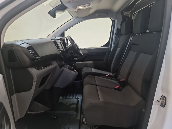 2025 Peugeot Expert