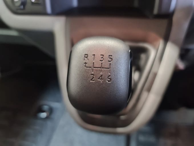 2025 Peugeot Expert
