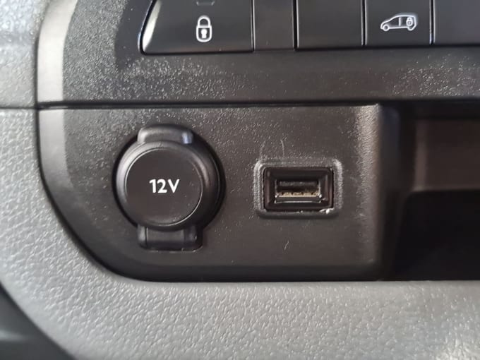 2025 Vauxhall Vivaro