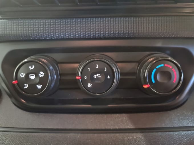 2025 Renault Trafic