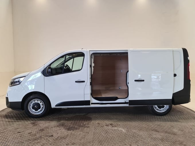 2025 Nissan Primastar