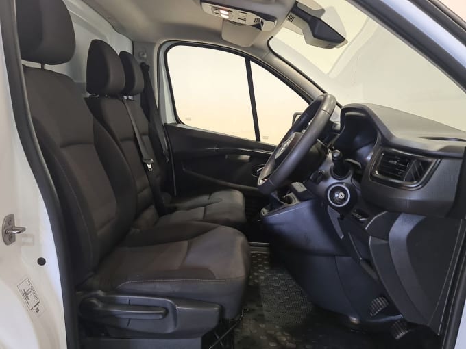 2025 Nissan Primastar