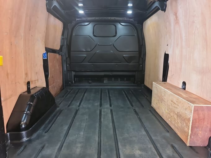 2025 Ford Transit Custom
