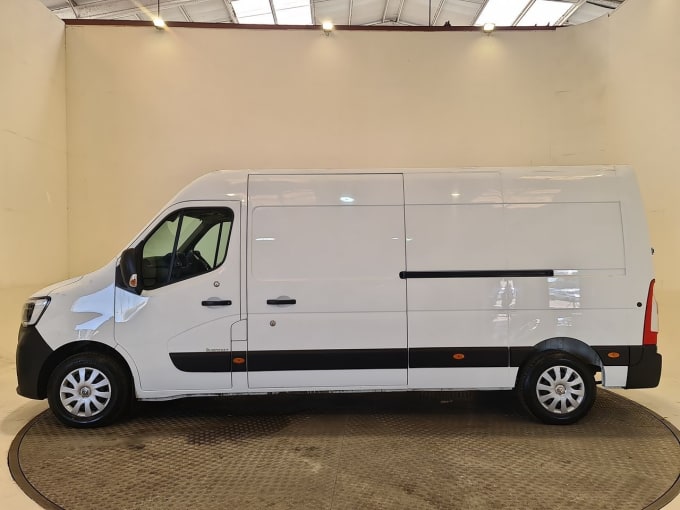 2025 Renault Master