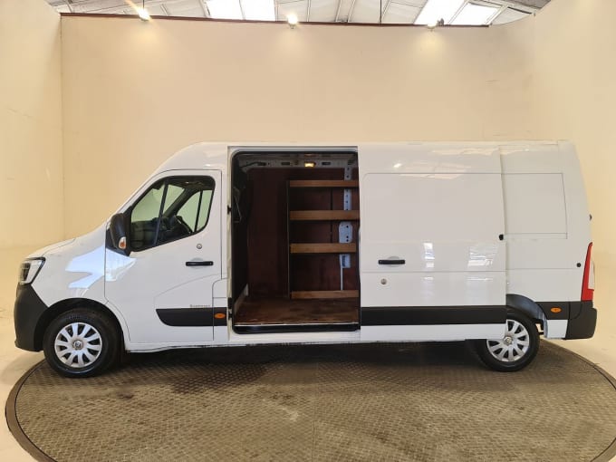 2025 Renault Master
