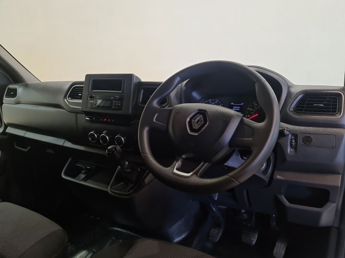 2025 Renault Master