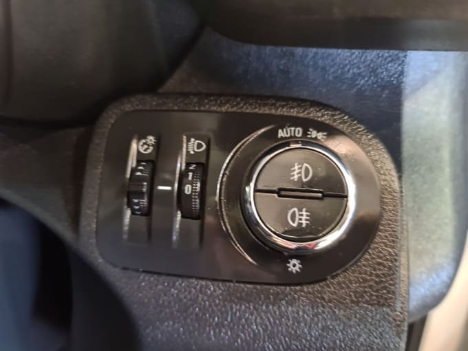 2025 Vauxhall Combo