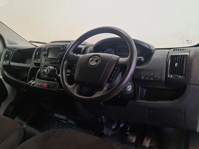 2025 Vauxhall Movano
