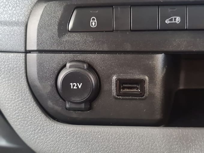 2025 Vauxhall Vivaro