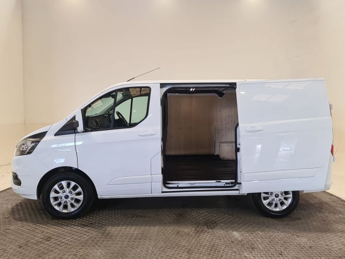 2025 Ford Transit Custom