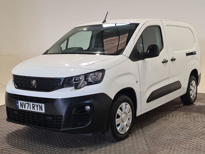 2025 Peugeot Partner