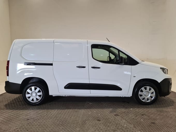 2025 Peugeot Partner